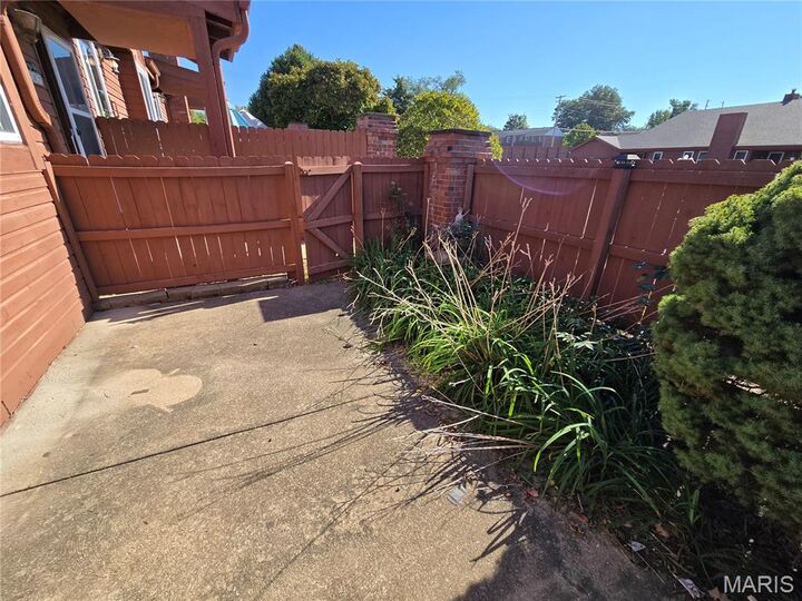 Property Photo: 2027 Ami Court 20E MO 63303