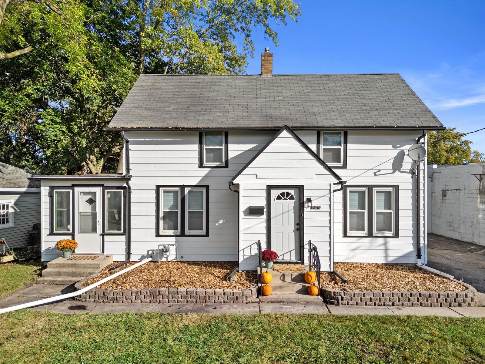 Property Photo: 1206 15th Ave WI 53182