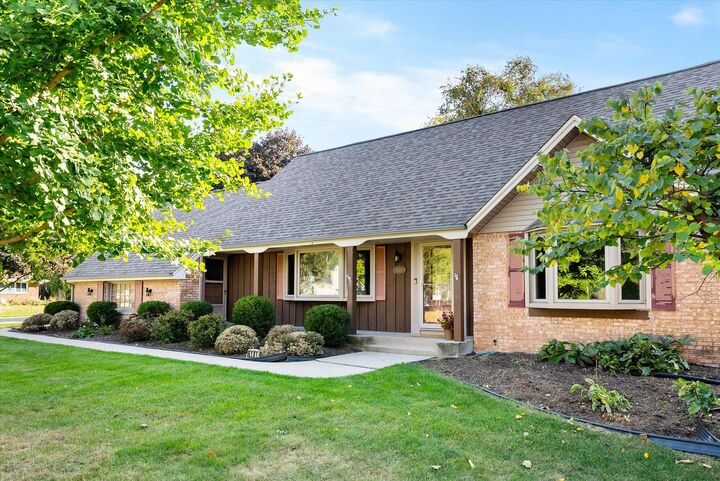 6101 N Alberta Ln  Glendale WI 53217 photo