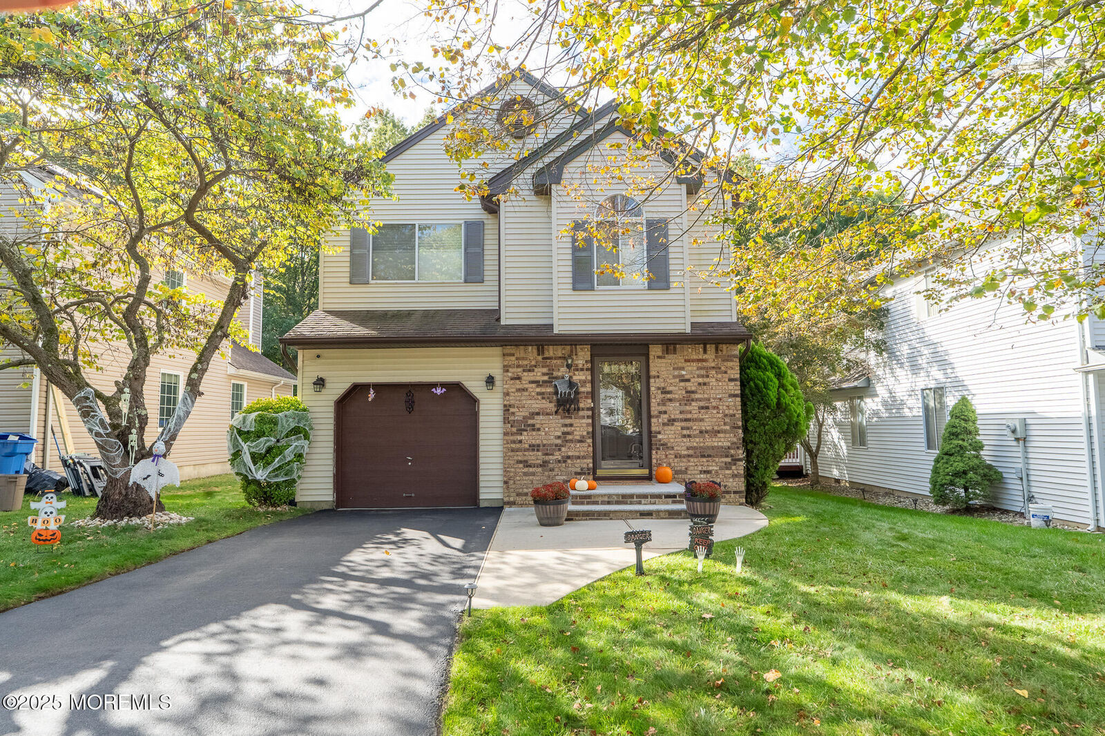 Property Photo:  33 Shelly Road  NJ 08857 