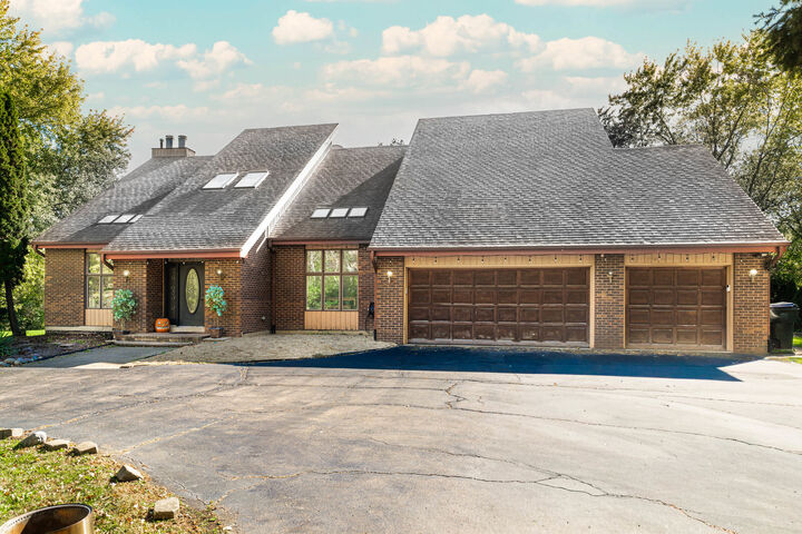 Property Photo: 336 Roberts Road IL 60010