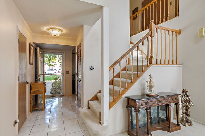 Property Photo:  133 White Branch S Court 133  IL 60194