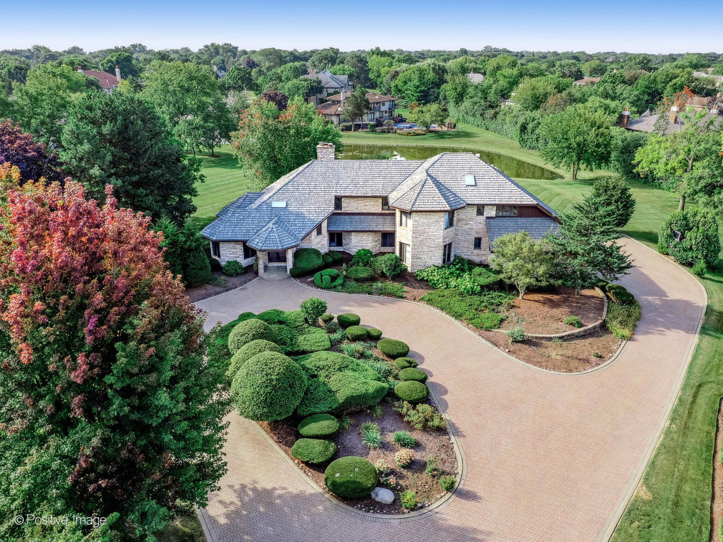 Property Photo: 802 Midwest Club Parkway IL 60523