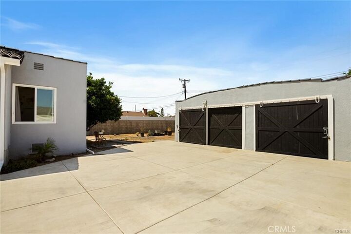 Property Photo:  15952 Norcrest Drive  CA 90604