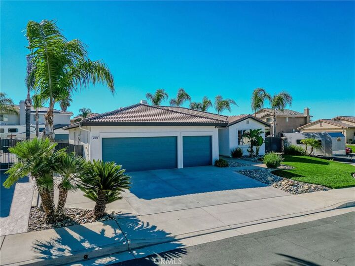 Property Photo: 729 Windbound CA 92223