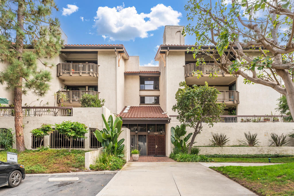 Property Photo: 8515 Falmouth Avenue 303 CA 90293