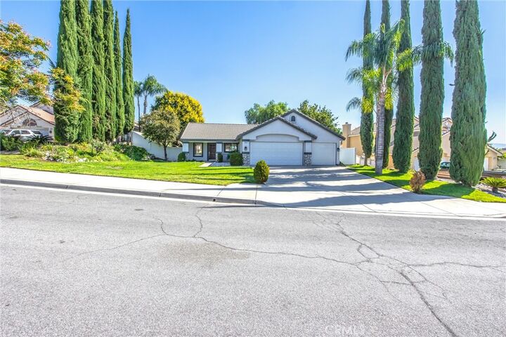 Property Photo: 7691 7691 Highland Grove Court CA 92346
