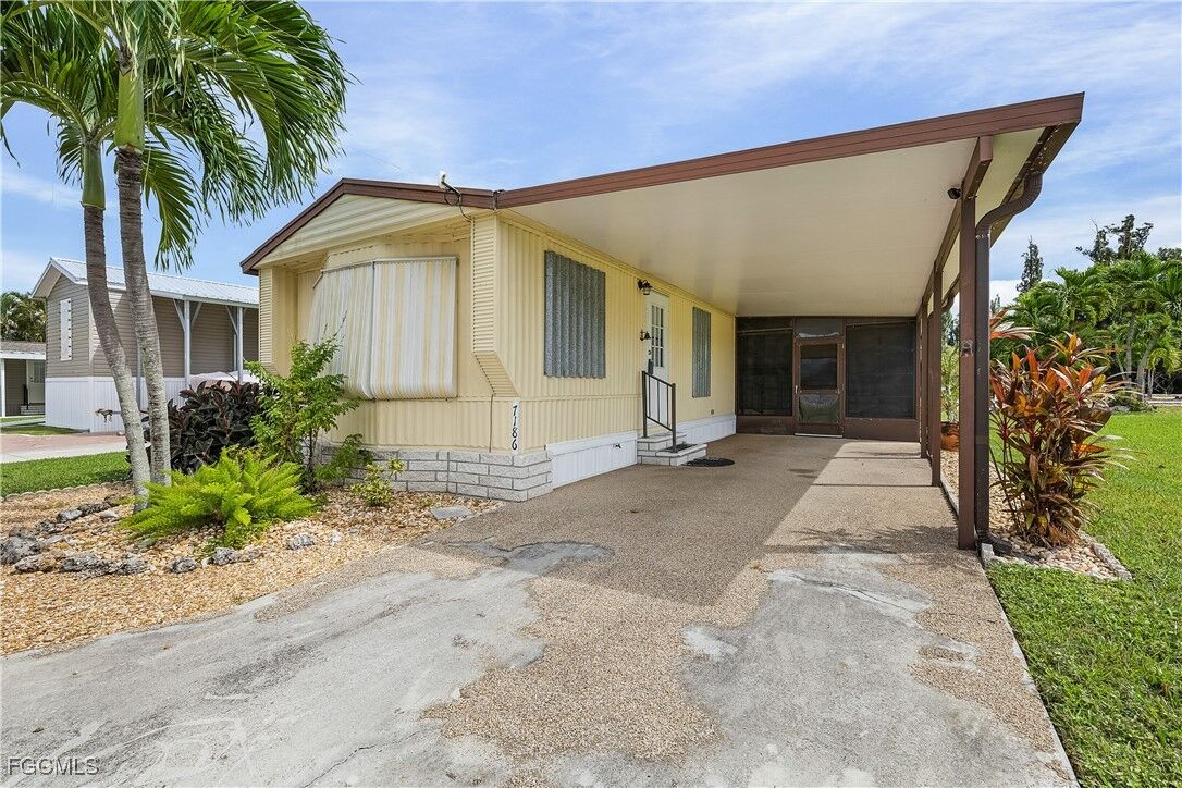 Property Photo:  7186 Ladyfish Drive  FL 33956