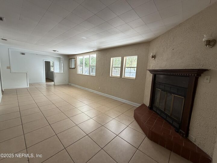 Property Photo:  2423 Green Oak Drive  FL 32211 