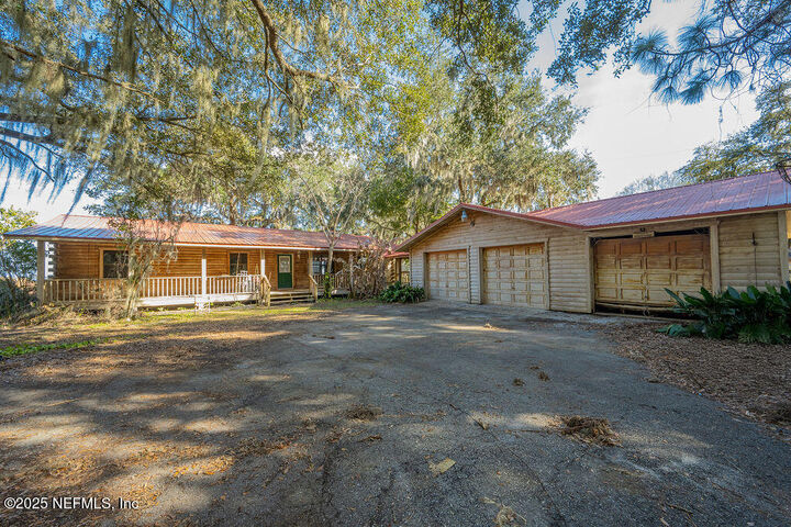 Property Photo: 356 Cedar Creek Road FL 32177