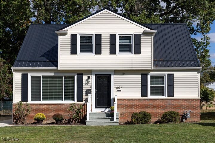 Property Photo: 857 Bryn Mawr Avenue OH 44092