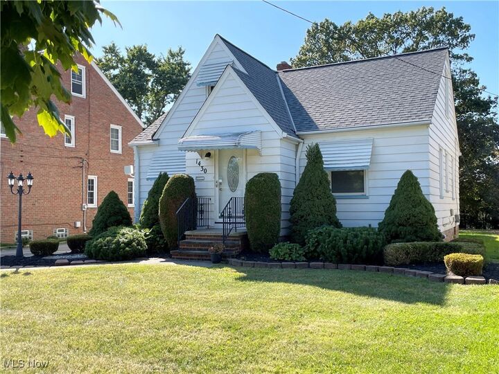 Property Photo: 1430 Belrose Road OH 44124