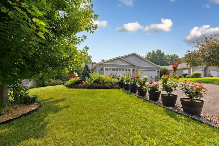 Property Photo:  1011 Poplar Street  MN 55057 