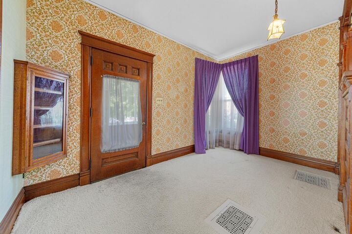 Property Photo: 411 Washington Street MN 55057