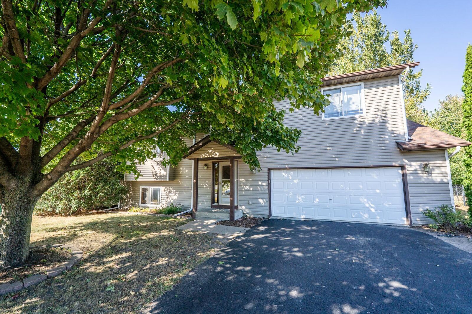 Property Photo: 1000 E Orchard Street MN 56011