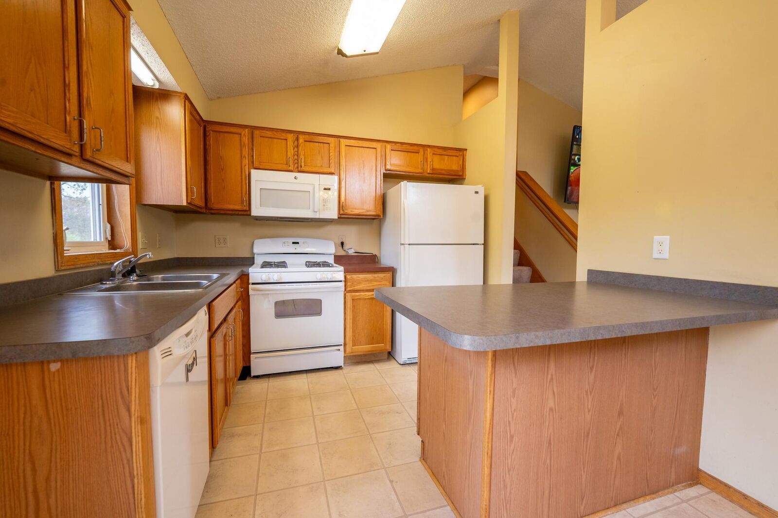 Property Photo: 1000 E Orchard Street MN 56011