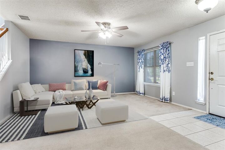 Property Photo:  2704 Country Grove Trail  TX 76063