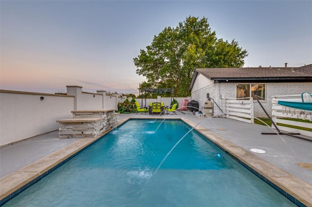 Property Photo: 185 Nelson Wyatt Road TX 76063