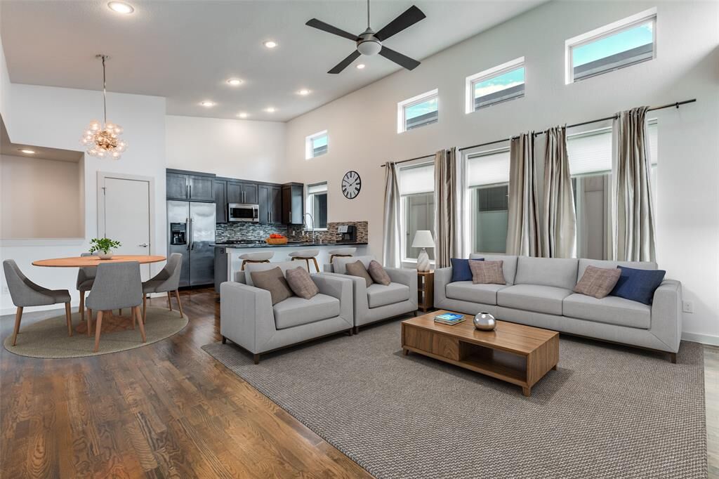 Property Photo:  1811 Euclid Avenue 5  TX 75206 