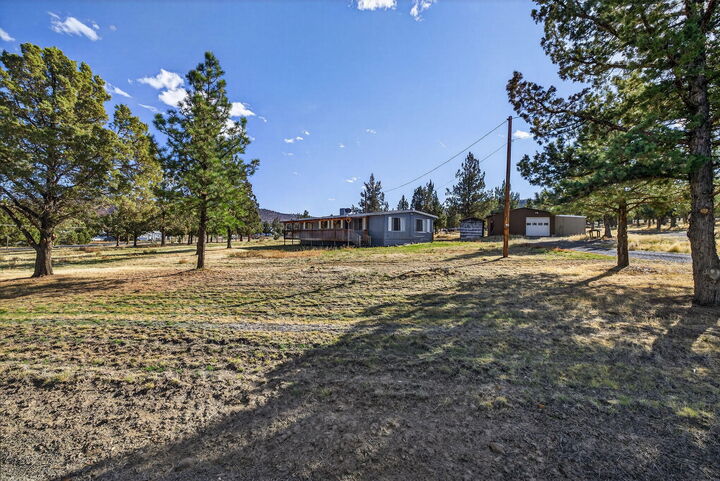 Property Photo:  1384 SE Akins Drive  OR 97754 