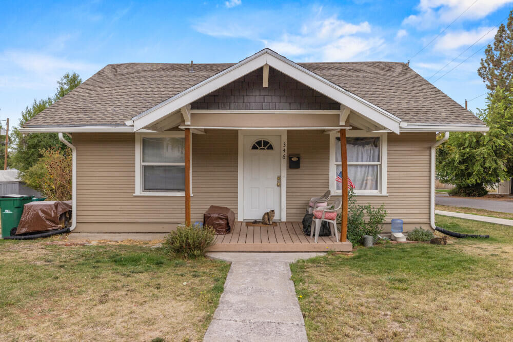 Property Photo: 346 Pacific Terrace OR 97601