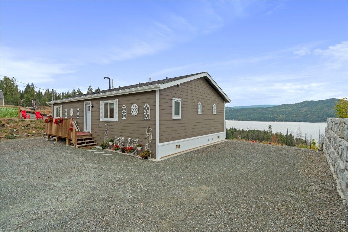 Photo de la propriété: 5208 Celista Place BC V0E 1M6