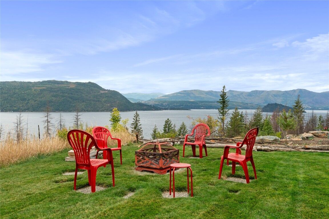 Property Photo:  5208 Celista Place  BC V0E 1M6 