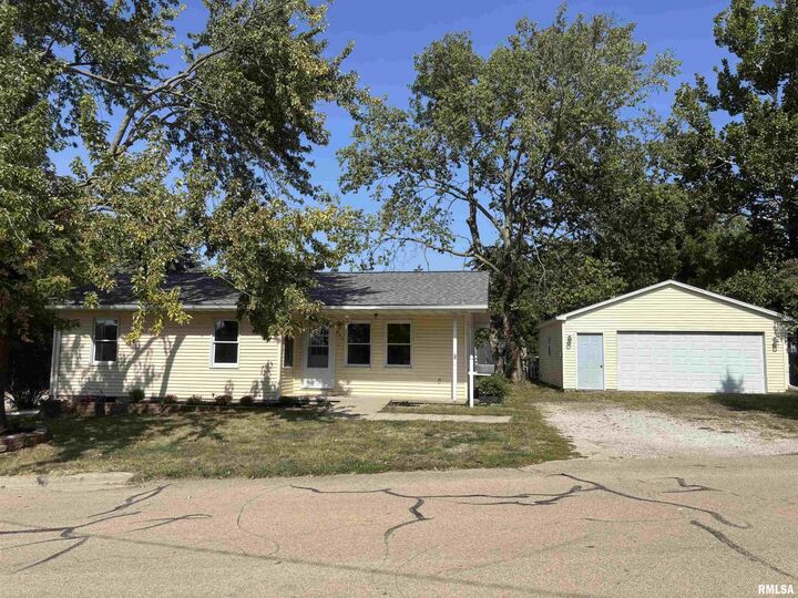501 Park Street  Lacon IL 61540 photo