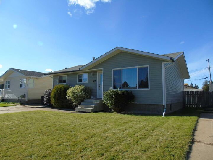 Property Photo:  412 6 Street NE  AB T0G 2A2 