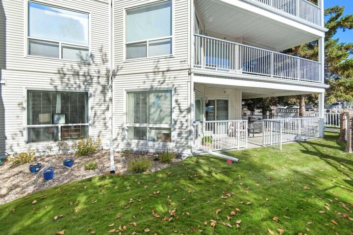 Property Photo: 6118 53 Avenue 111 AB T4N 6P7
