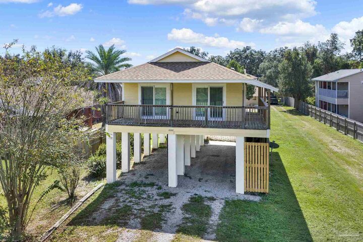 Property Photo:  3195 Laurel Dr  FL 32563 