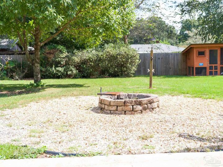 Property Photo: 2284 Country Place Cir FL 32534