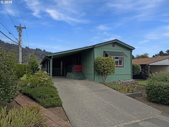 Property Photo: 98042 W Benham Ln 1 OR 97415