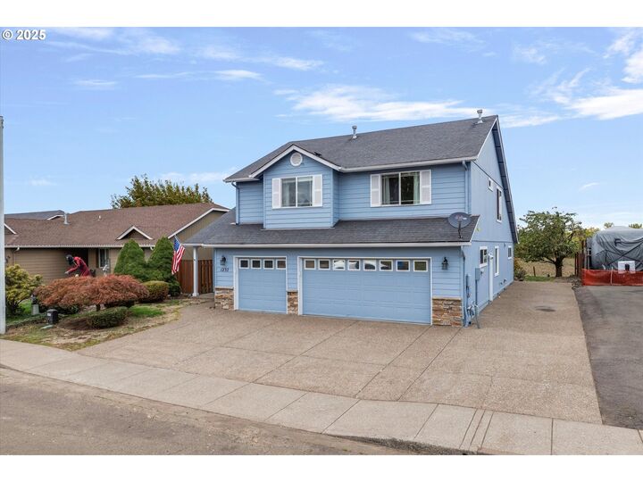 Property Photo: 1237 Mt View Ln OR 97038