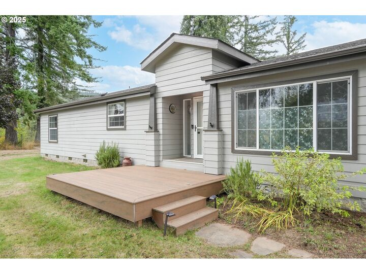 Property Photo:  40219 N Dogwood Rd  OR 97360 