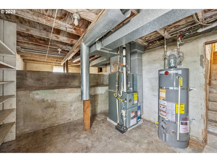 Property Photo: 1905 NE 155th Ave OR 97230
