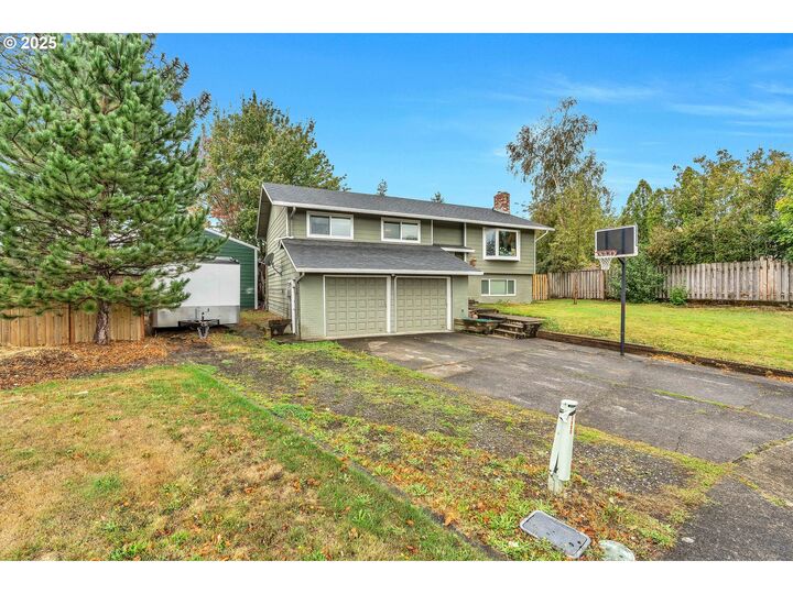 Property Photo:  2154 SE Sandy Ct  OR 97060 