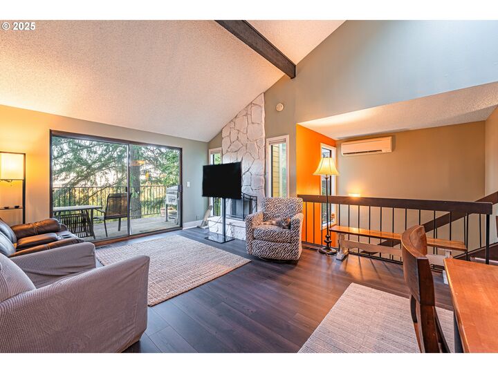 Property Photo: 3817 Colony Oaks Dr OR 97405