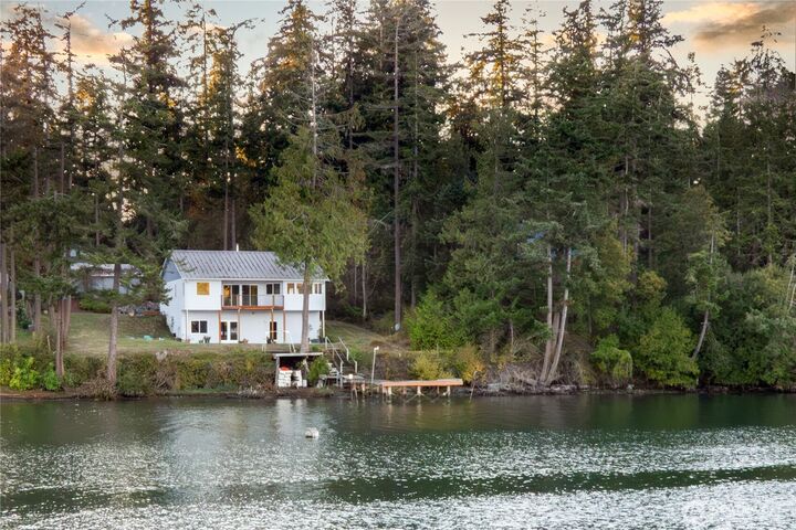 1597  Griffith Point Road  Nordland WA 98358 photo