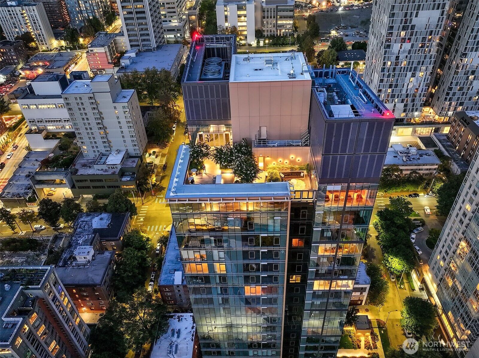 Property Photo:  800  Columbia Street 1801  WA 98104