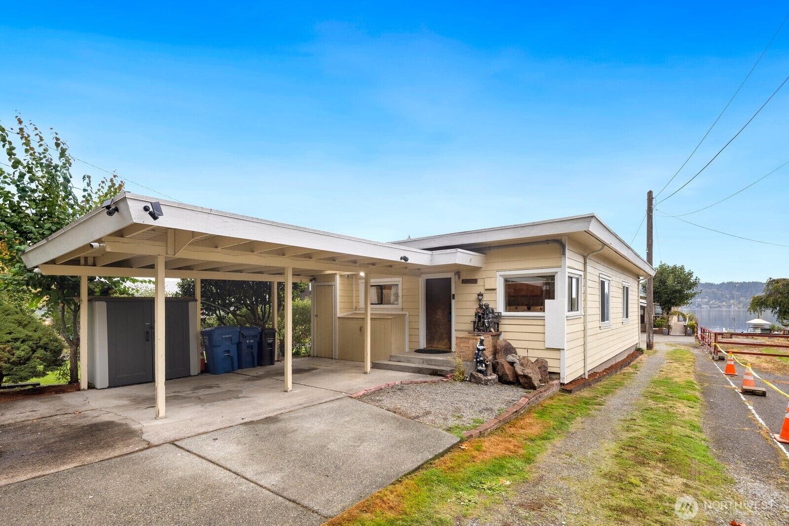 Property Photo:  10006  Rainier Avenue S  WA 98178 