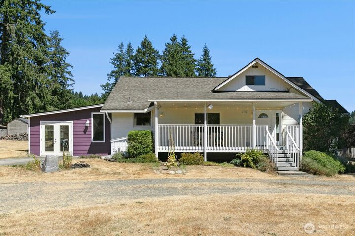 Property Photo: 21614 SE May Valley Rd WA 98027