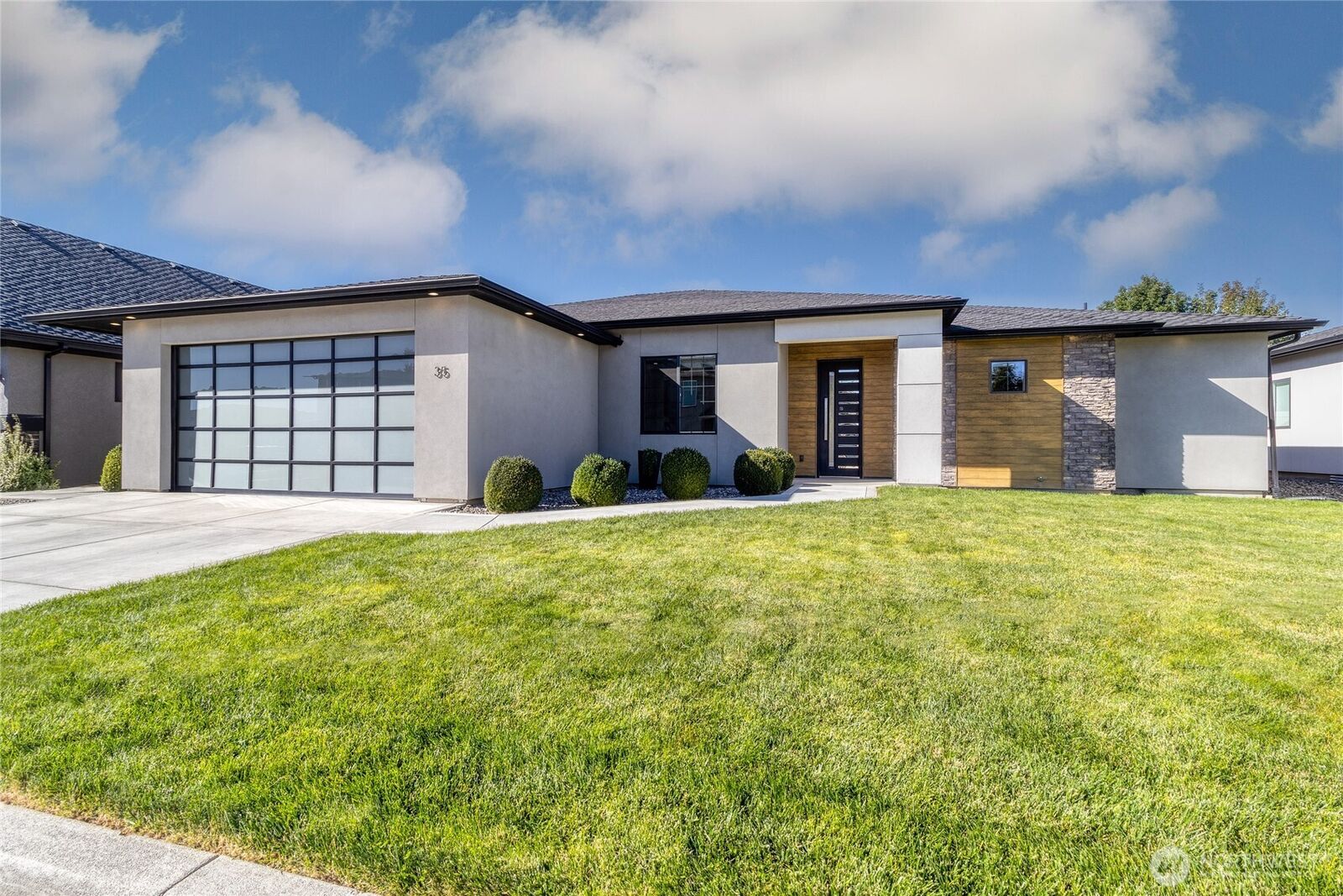Property Photo: 35 NE Alpine Drive WA 99324