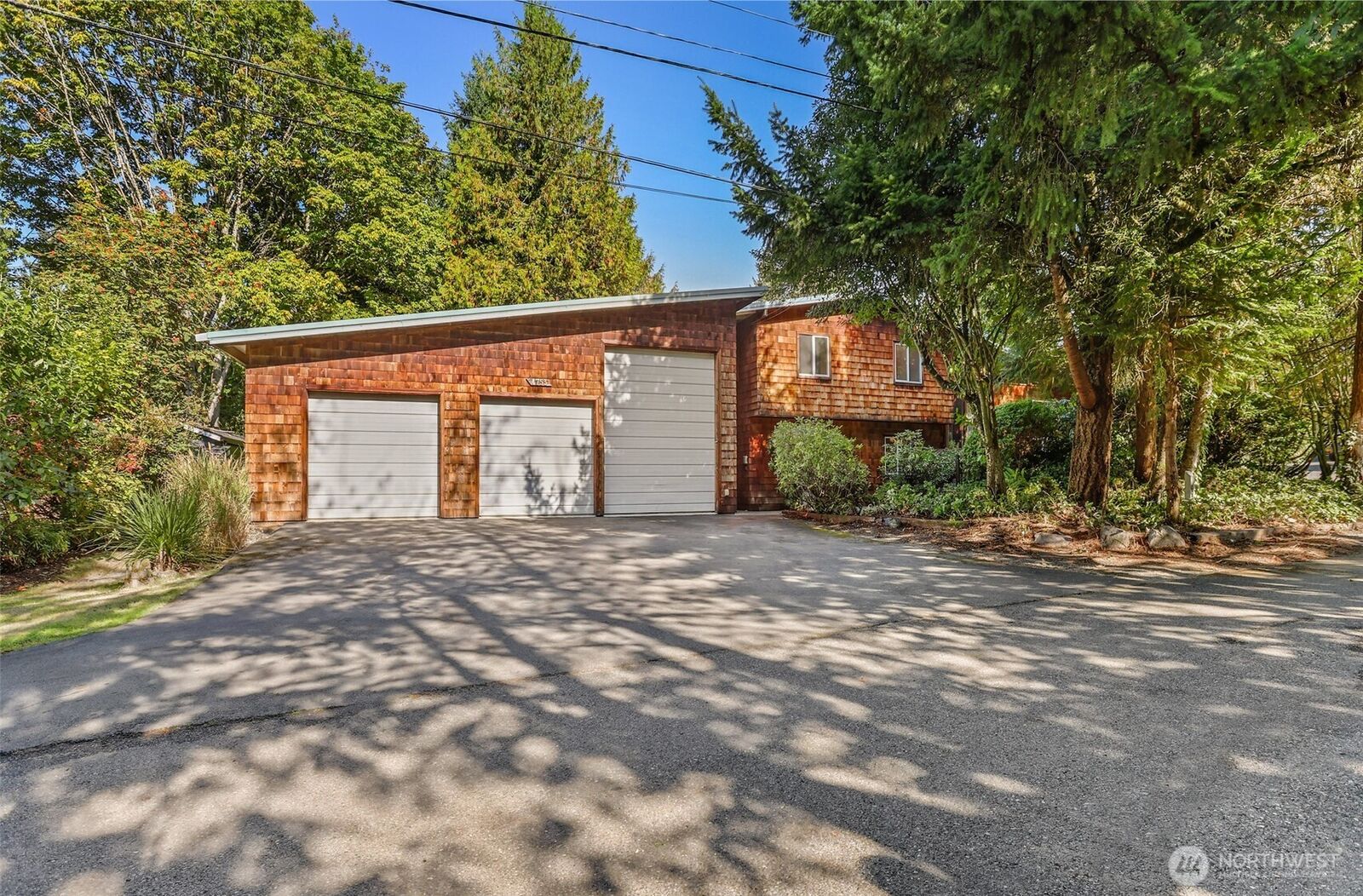 Property Photo: 4753 90th Avenue SE WA 98040