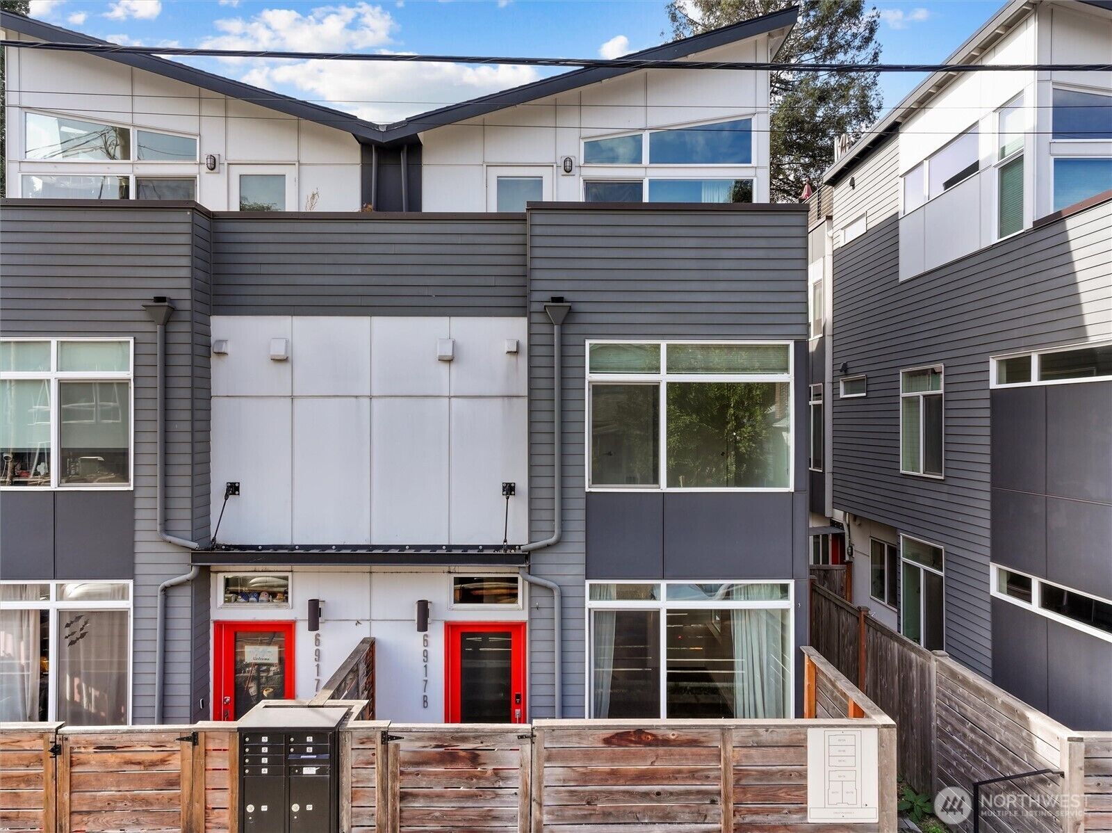 Property Photo: 6917 Carleton Ave S B WA 98108