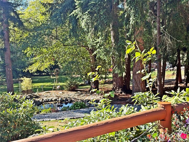 Property Photo: 898 E Meadowood Lane WA 98249