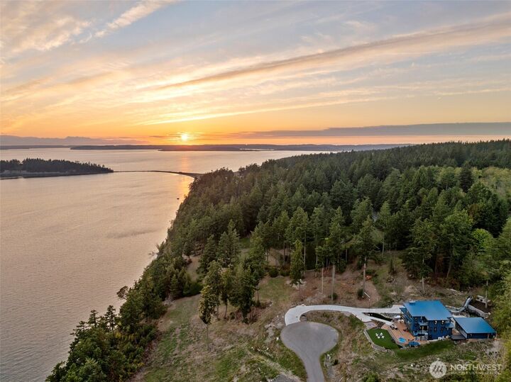 Property Photo: 1423 Sergios View Lane WA 98277
