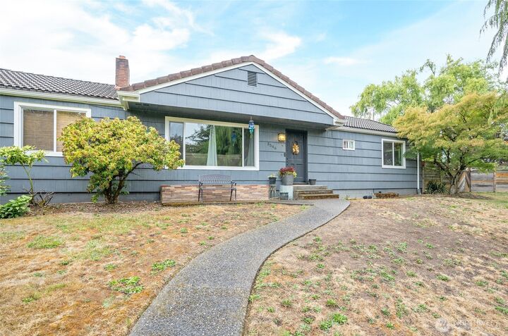 Property Photo: 3546 E Grandview WA 98404