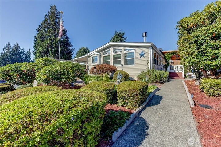 Property Photo: 8430 15th Place SE 94 WA 98258