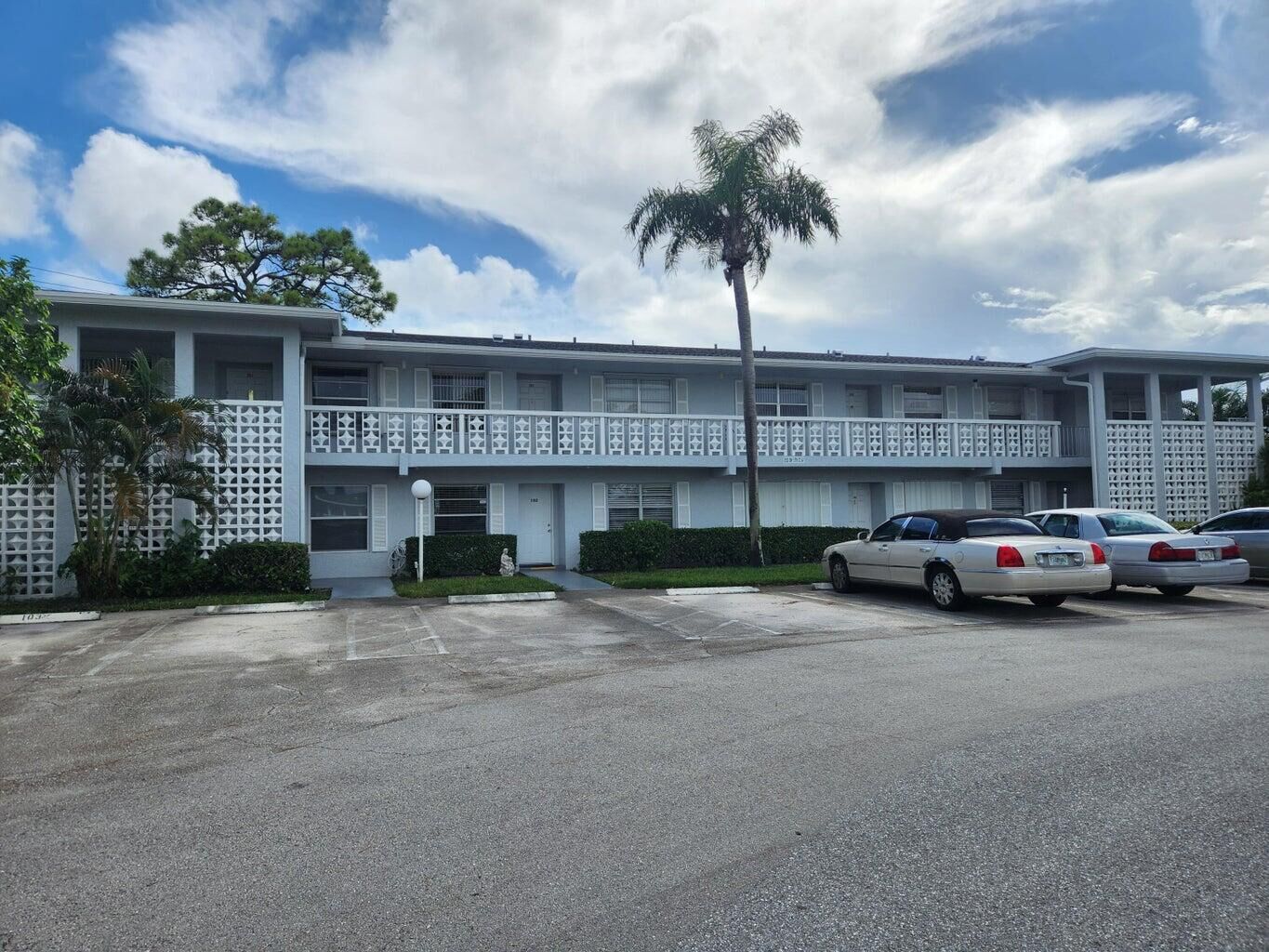 Property Photo: 2920 SW 15th Street 202 FL 33445